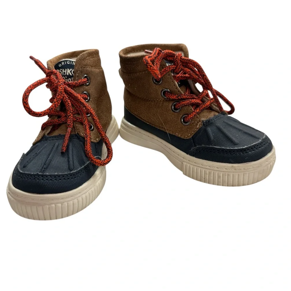 Oshkosh B’gosh Toddler Boy Lace-up Duck Boots Size 6 Used